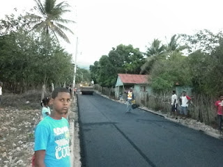 Reinician los trabajos de pavimentaci�n de las calles de La Gu�zara de Barahona