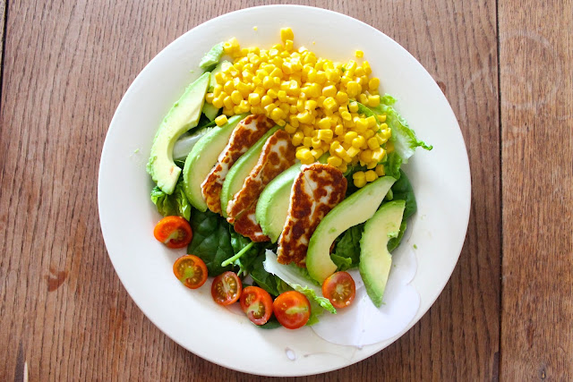 AVOCADO AND HALOUMI SALAD