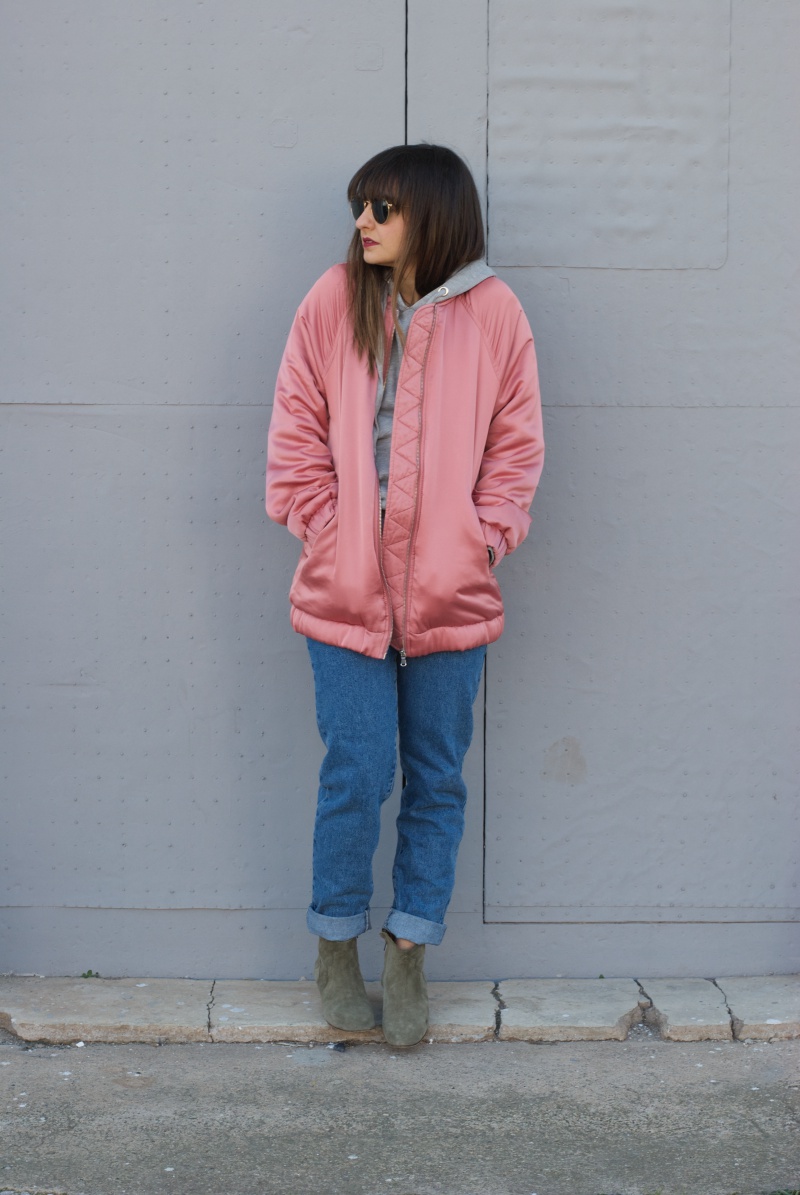 Pink bomber look