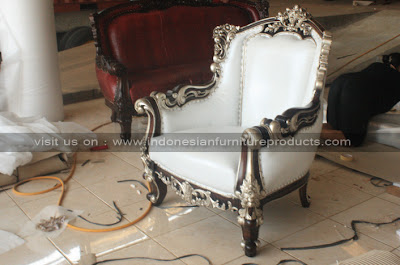 ANTIQUE CUSTOM BAROQUE LIVING CARVED SOFA WITH LEATHER