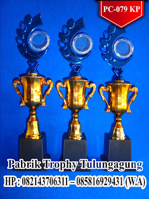 Pabrik Trophy Plastik