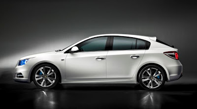 2011 New Chevrolet shows  hatchback version of the Cruze photos