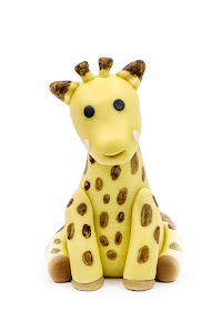 Giraffe Sophie fondant figurine front