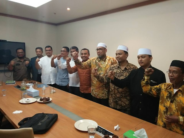 Terancam Dibubarkan, HTI Minta Dukungan PKS