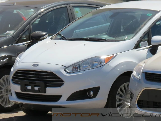 novo new fiesta sedan 2014