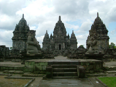 wisata candi plaosan di jogja