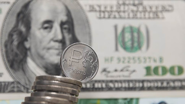 Официальный курс доллара вырос до рекорда