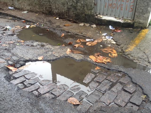 Moradores reclamam da operação tapa buraco na Rua Belmonte