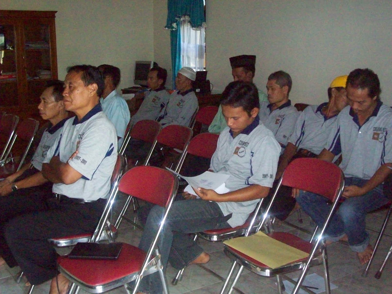 Bekerjasama dengan BDS Bussiness Development Stu s LPPM Universitas Sebelas Maret Surakarta membedah potensi sentra industri Mebel berkembang menuju