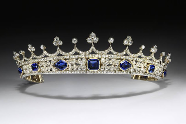 Queen Victorias sapphire and diamond coronet (Photo Victoria and Albert Museum)