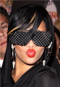 Rihanna+Rated R_fashionablyfly.blogspot.com