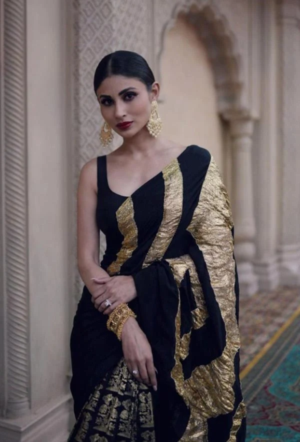 mouni roy saree hot bollywood actress