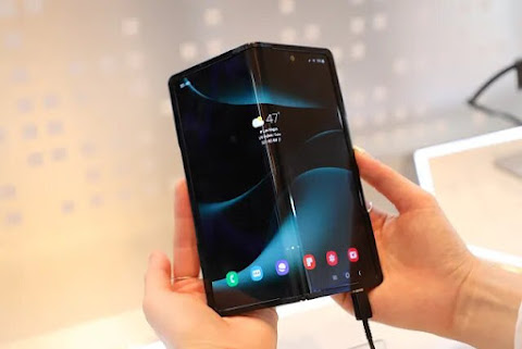 samsung z fold, samsung galaxy, samsung mobile, samsung fold, samsung flip, samsung flip phone, samsung z fold 2,  made an appearance, could feature a less visible crease, Samsung Galaxy Z Fold phone, Galaxy Z Fold 4 and Galaxy Z Flip 4, Oppo Find N2, Galaxy Unpacked