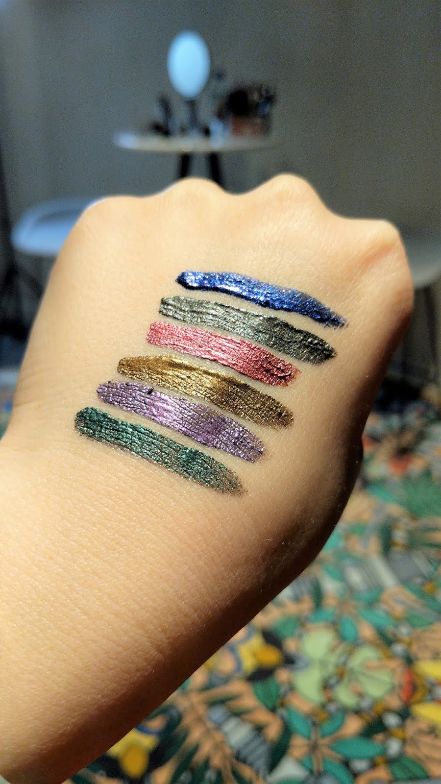 Stila_AW18_Vivid_and_Vibrant_Shimmer_and_Glow_Swatches
