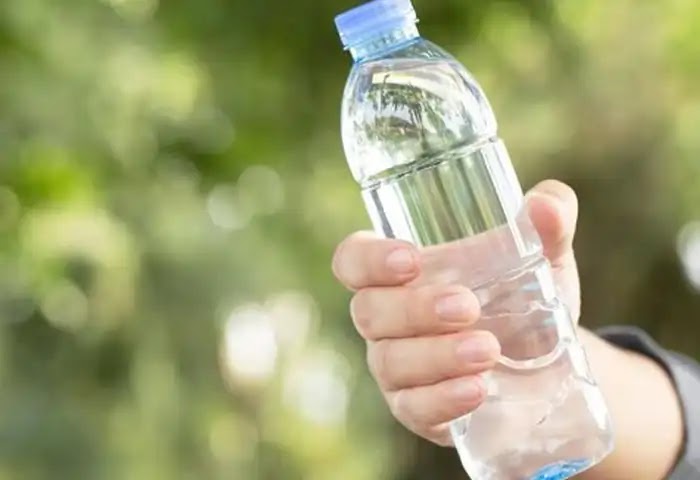 News, National, New Delhi, Water Bottle, Health Tips, Health, Lifestyle, Diseases,  Your reusable water bottle contains more bacteria than toilet seat, finds a study.