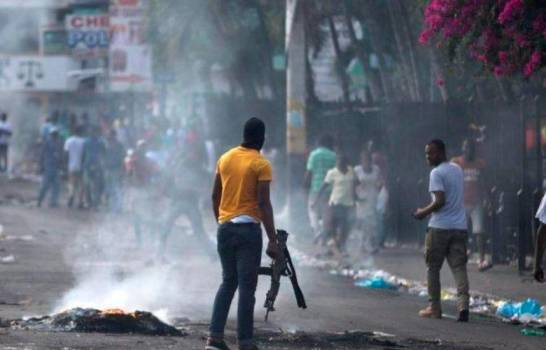 Captan momento de un tiroteo entre bandas por el control de un barrio de Puerto Príncipe