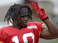 Tyreek Hill of the Chiefs suffered bruises during training