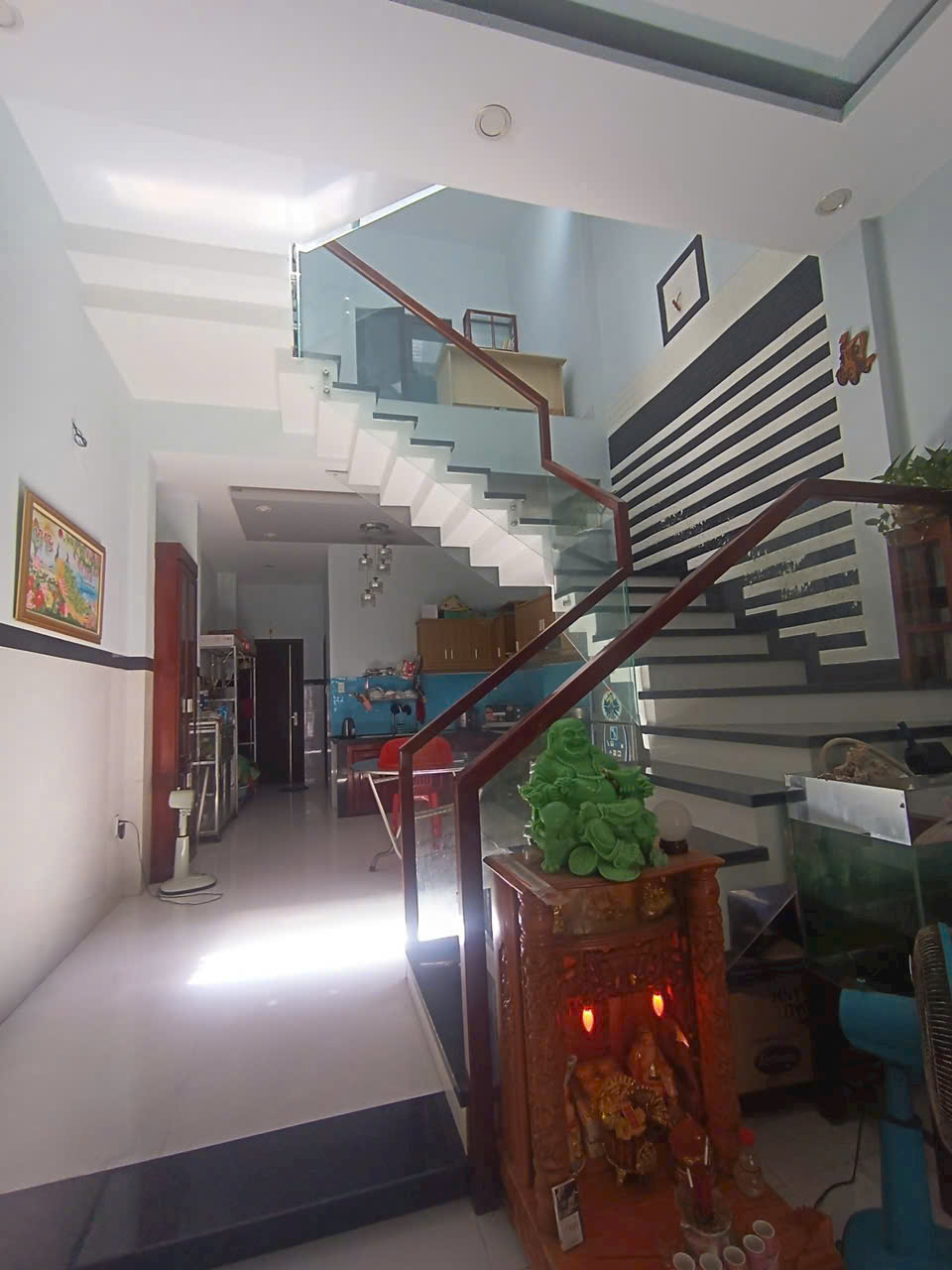 Nhà đẹp đón tết sát khu phố tây , cách biển mỹ khê 30m. 3 tầng 3 mê lệch