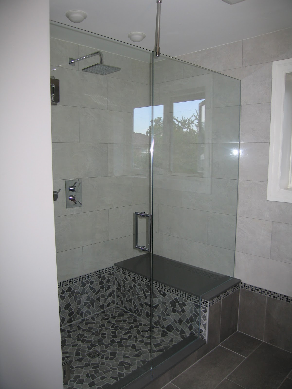 Inline Panel With Vertical Support Bar