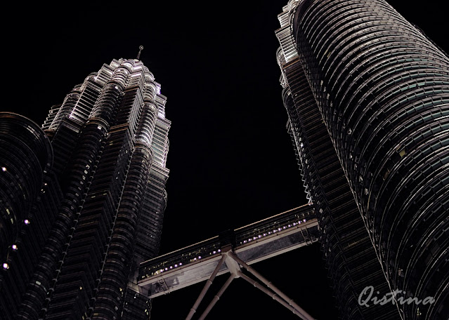 "Petronas-Tower-at-night"