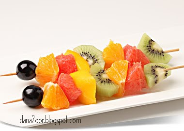 Articole culinare : Salata de fructe... pe bat