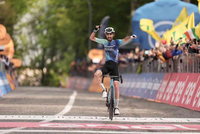 Valentin Paret-Peintre (Decathlon AG2R La Mondiale Team) ganó la 10a. etapa del Giro de Italia