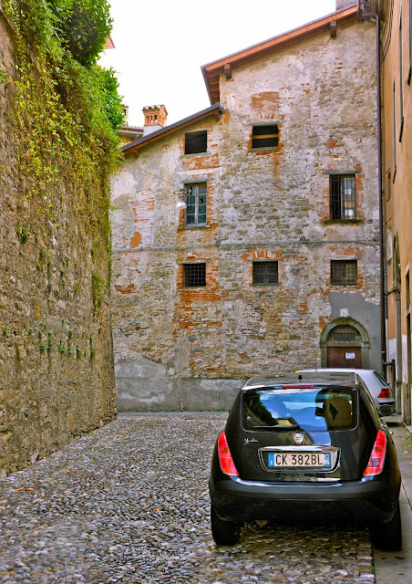 Picture of a street in Bergamo Citta Alta.