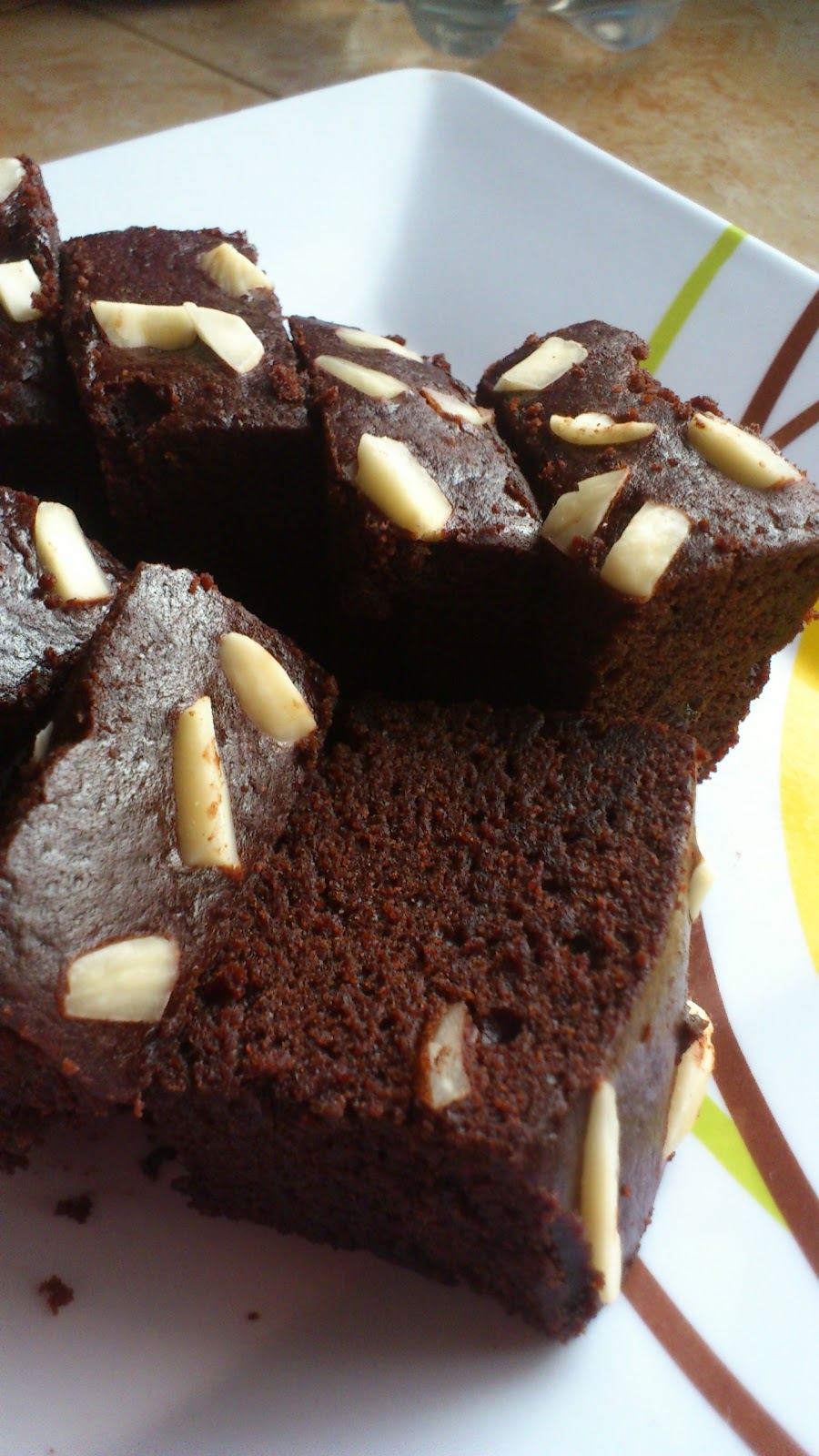 DuNia CiNTa KaMi♥♥♥: CHOCOLATE BROWNIES TANPA TELUR