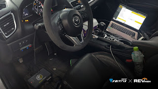 來自澳洲的汽車改裝品牌VAITRIX麥翠斯有最廣泛的車種適用產品，含汽油、柴油、油電混合車專用電子油門控制加速器，還能搭配外掛晶片及內寫，高品質且無後遺症之動力提升。外掛晶片可以選配由專屬藍芽App–AirForce GO切換一階、二階、三階ECU模式。  外掛晶片及電子油門控制器不影響原車引擎保固。搭配VAITRIX不眩光儀錶，渦輪壓力/水溫/油溫等應有盡有，使用原廠感知器對接，數據呈現100%正解，提升馬力同時監控愛車狀況。  最佳性能提升就選擇專用水噴電腦及套件，降溫效果最好，性能穩定提升，正確使用動力加倍不傷引擎。  在VAITRIX動力升級，完整實現客製化調校，根據車況、已改裝硬體與客戶需求調整程式。搭配馬力機驗證與HP TUNERS數據流，讓改裝沒有後顧之憂！  適用品牌車款： Audi奧迪、BMW寶馬、Porsche保時捷、Benz賓士、Honda本田、Toyota豐田、Mitsubishi三菱、Mazda馬自達、Nissan日產、Subaru速霸陸、VW福斯、Volvo富豪、Luxgen納智捷、Ford福特、Hyundai現代、Skoda速可達、Mini、MG; Altis、crv、chr、kicks、cla45、Focus mk4、 sienta 、camry、golf gti、golf 8、polo、kuga、rav4、odyssey、Santa Fe新土匪、C63s、Elantra Sport、Auris、Mini R56、540i、G63、RS6、RS7、M8、330i、E63、S63、HS、A180、Kamiq、Kodiaq、X3、Macan、Q3...等。   Truck卡車： Mitsubishi Fuso三菱扶桑、Hino日野、DAF達富、IVECO威凱、ISUZU五十鈴、SCANIA斯堪尼亞; Canter堅達、Fighter、Super Great、300 系、700系、CF85、LF45、LF55、L系、G系、R系、S系、Daily、Eurocargo、NQR、NPR、NMR、NRR  Motor重機： BMW寶馬、Ducati杜卡迪、Honda本田、Yamaha山葉、Aprilia阿普利亞、KTM、Husqvarna胡斯瓦那、Kawasaki川崎、Suzuki鈴木; S1000RR、S1000R、R1200GS、R9T、R1200GS、Scrambler、Monster、Panigale、Streetfighter、Supersport、Superbike、XDiavel、Hypermotard、RSV、SMC、Supermoto、Ninja、ZX-12R、ZX-6R、T-Max、Tenere、MT、Hayabusa、V-Strom、GSX-S1000