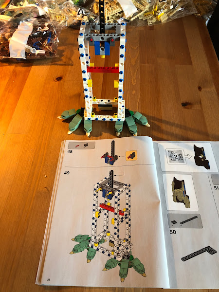 De opbouw van een LEGO-versie van Yoda (Star Wars)