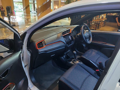 Interior Honda Brio RS Urbanite Warna Putih