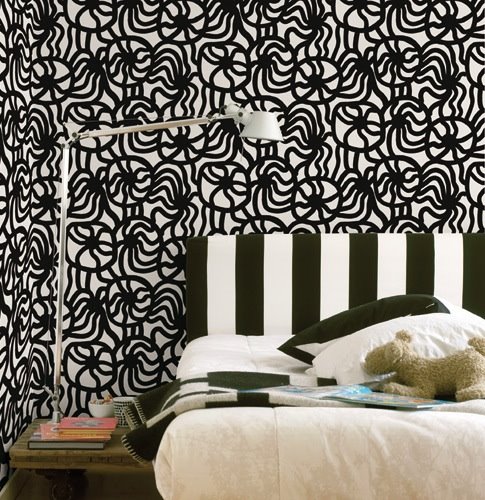 black and white wallpaper pattern. Joonas Black/White Wallpaper