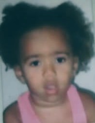 Menina de 4 anos morre afogada em balde no conjunto Viveiros em Feira de Santana