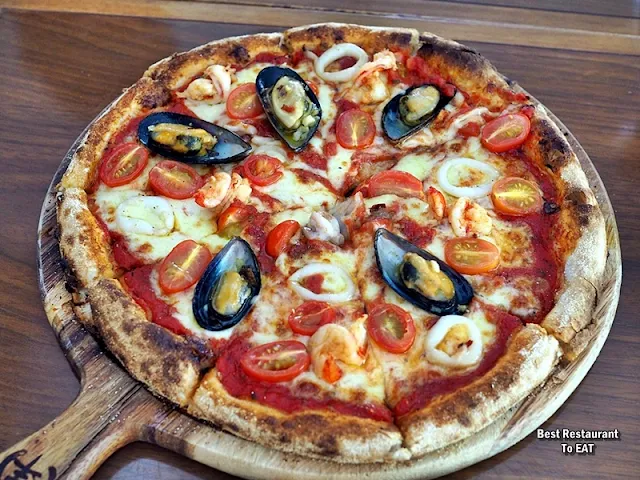 PASSIONE RISTORANTE ITALIANO Menu - Seafood Pizza