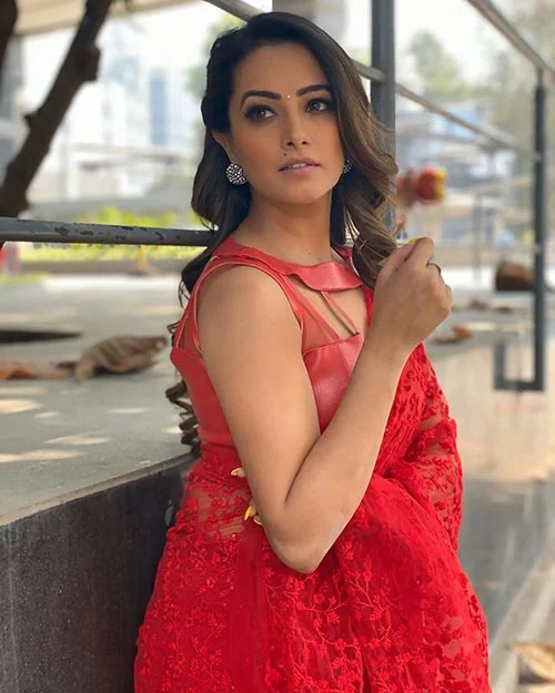 anita hassanandani saree hot indian tv actress