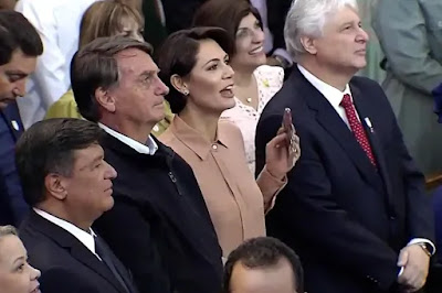 Bolsonaro e a primeira-dama, Michele Bolsonaro em culto realizado na Igreja Batista Lagoinha (Belo Horizonte-MG). Foto: Videopress Produtora