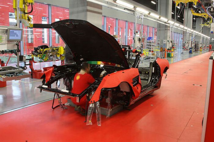 Yuk, Ngintip Proses Pembuatan Mobil Ferarri [ www.BlogApaAja.com ]