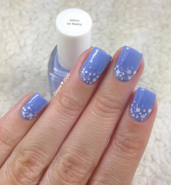 Essie Bikini so Teeny