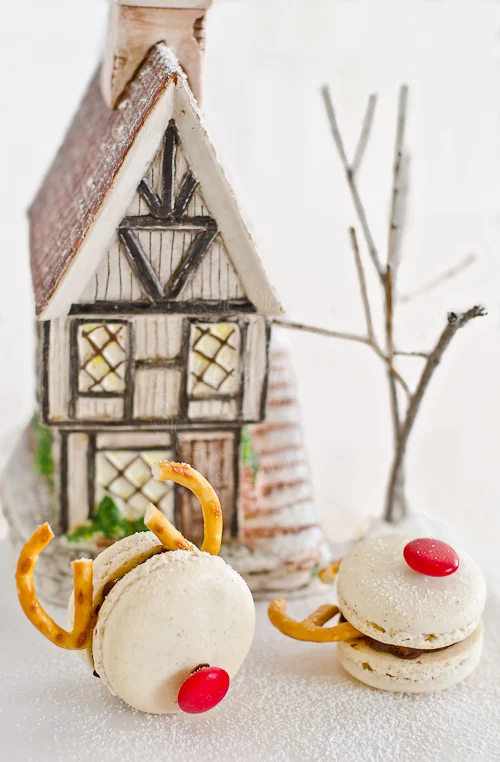 Reindeer Gingerbread Macarons