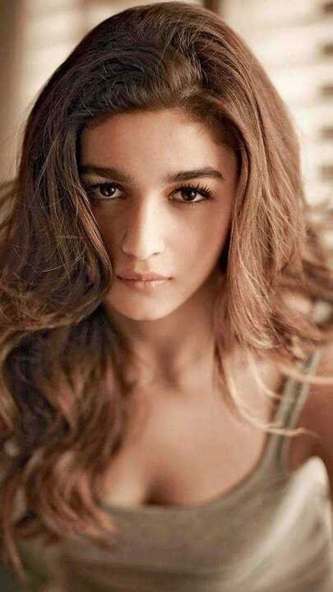 Actress Gallery: Alia Bhatt Latest Pictures