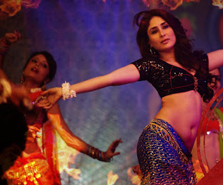 kareena kapoor latest  hot navel show