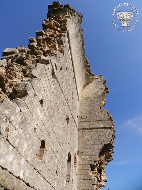 SABRAN (30) - Château-fort