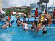 A day at Dai The Gioi Water Park (aimg )