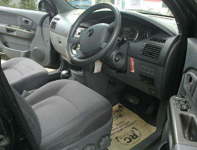 interior kia carens