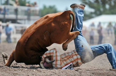 Most Dangerous Moment of Rodeo Seen On www.coolpicturegallery.us