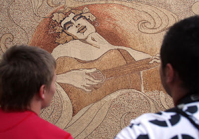 World's Biggest Cork Mosaic (7) 1