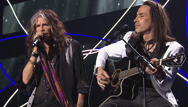 Aerosmith's Steven Tyler and Extreme's Nuno Bettencourt in one stage.