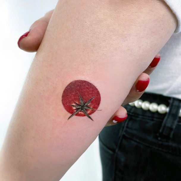 50 tatuagens de tomate para mulheres autênticas e originais!