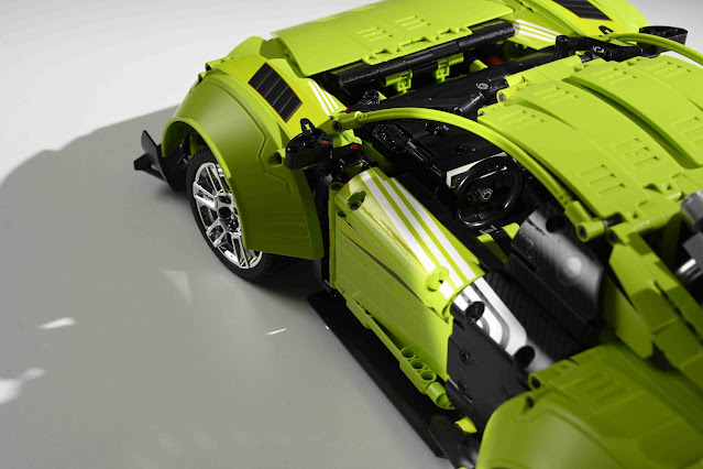 Nifeliz SR8 Sports Car Building Toy Compatible With Lego Technic