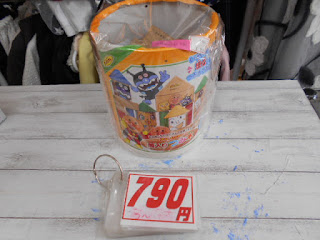 中古品　アンパンマン　積み木　７９０円